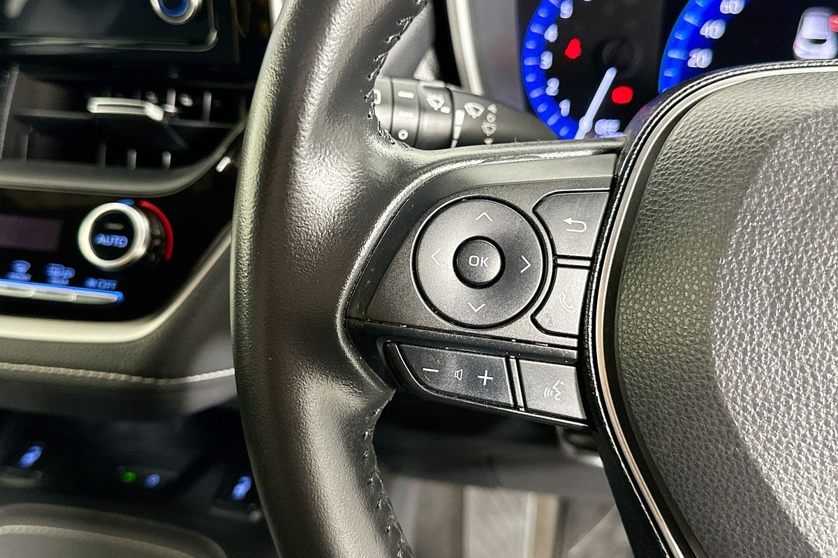 2019 Toyota COROLLA ZR HYBRID ZWE211R