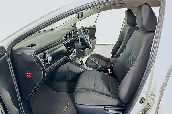 2017 Toyota COROLLA HYBRID ZWE186R MY16
