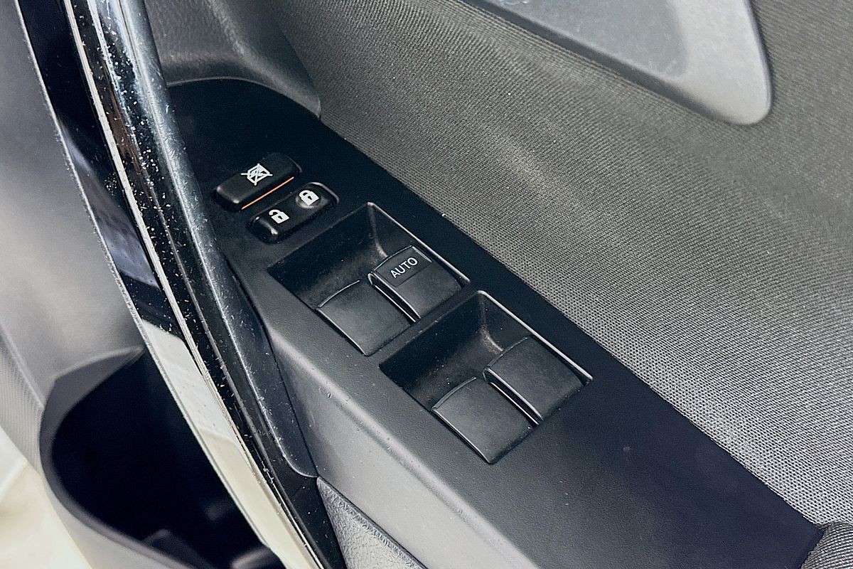 2015 Toyota COROLLA ASCENT SPORT ZRE182R