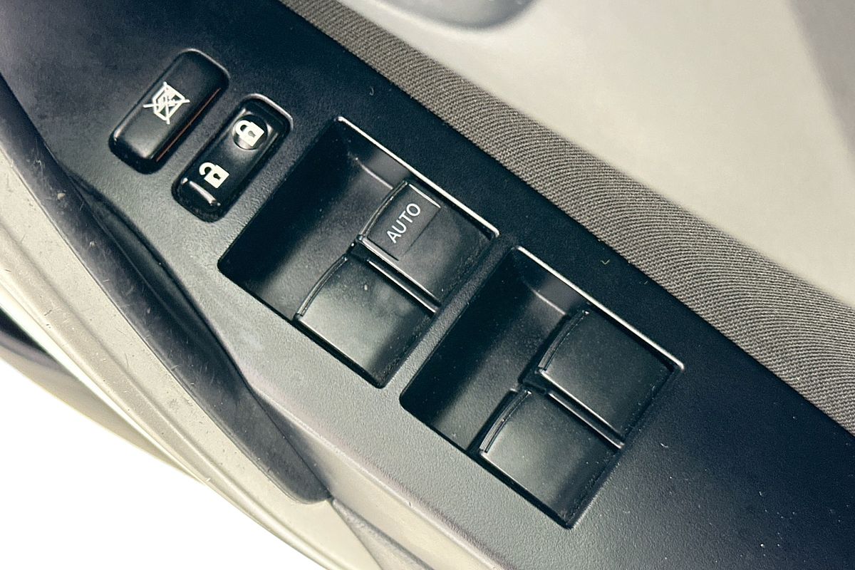 2013 Toyota COROLLA ASCENT ZRE182R