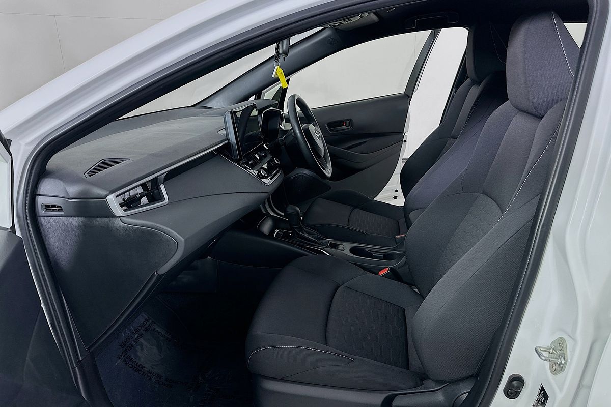 2024 Toyota COROLLA ASCENT SPORT MZEA12R