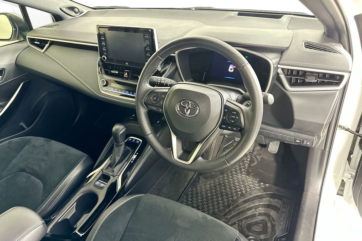 2022 Toyota COROLLA ZR HYBRID ZWE211R