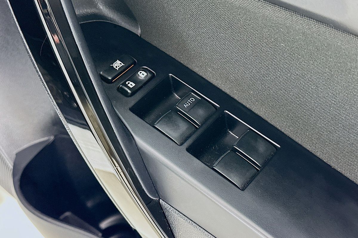 2018 Toyota COROLLA HYBRID ZWE186R MY16