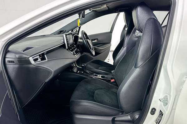 2019 Toyota COROLLA ZR HYBRID ZWE211R
