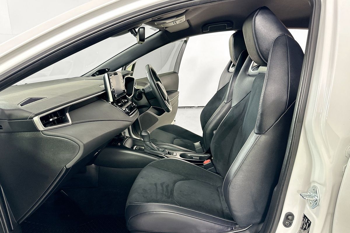 2022 Toyota COROLLA ZR HYBRID ZWE211R