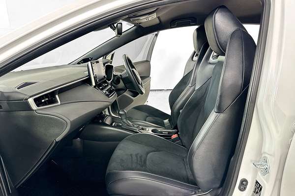 2022 Toyota COROLLA ZR HYBRID ZWE211R