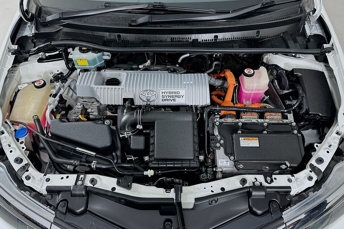 2017 Toyota COROLLA HYBRID ZWE186R MY16