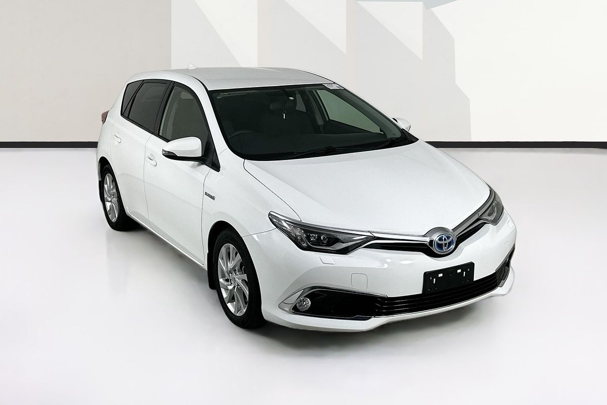 2017 Toyota COROLLA HYBRID ZWE186R MY16