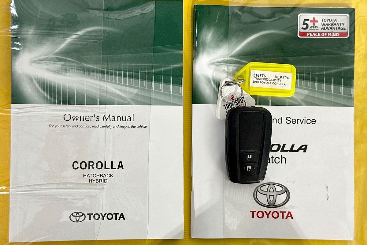 2019 Toyota COROLLA ZR HYBRID ZWE211R
