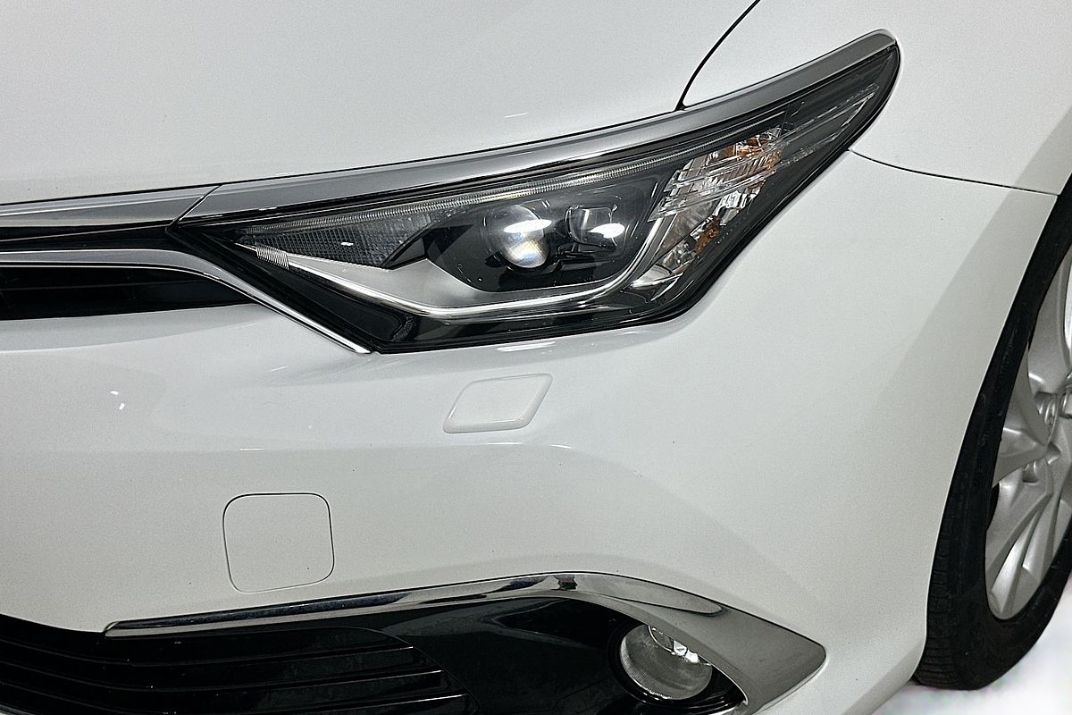 2017 Toyota COROLLA HYBRID ZWE186R MY16