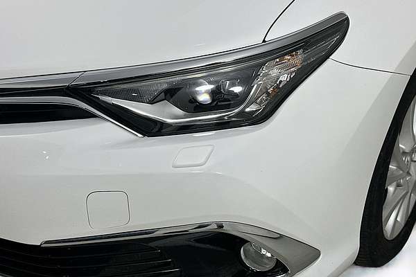 2017 Toyota COROLLA HYBRID ZWE186R MY16