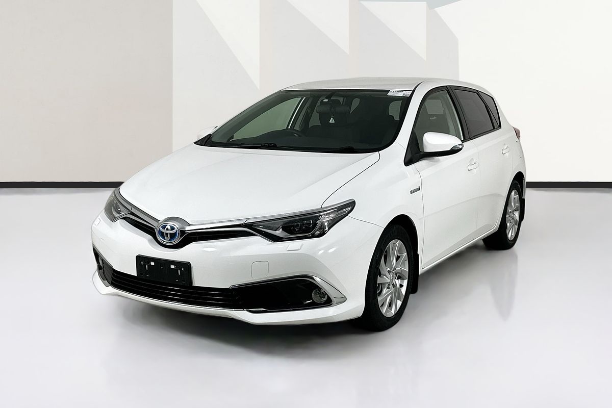 2017 Toyota COROLLA HYBRID ZWE186R MY16