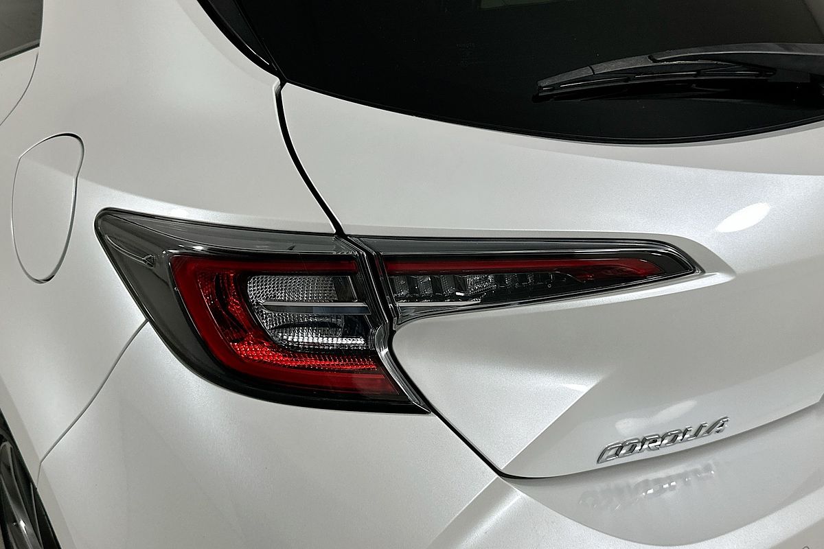 2022 Toyota COROLLA ZR HYBRID ZWE211R