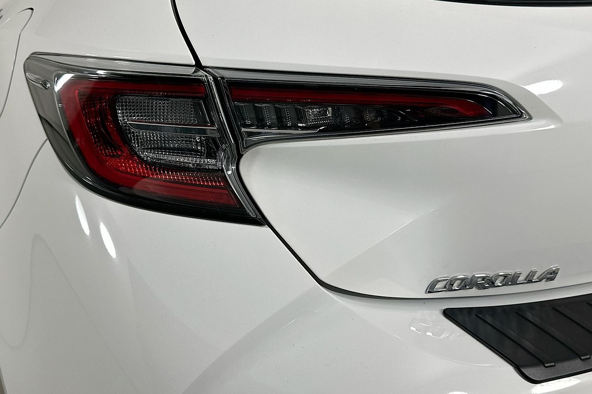 2021 Toyota COROLLA SX HYBRID ZWE211R