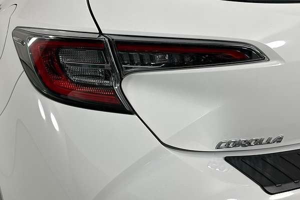 2021 Toyota COROLLA SX HYBRID ZWE211R