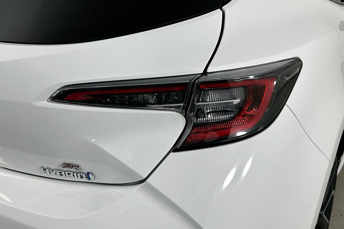 2019 Toyota COROLLA ZR HYBRID ZWE211R