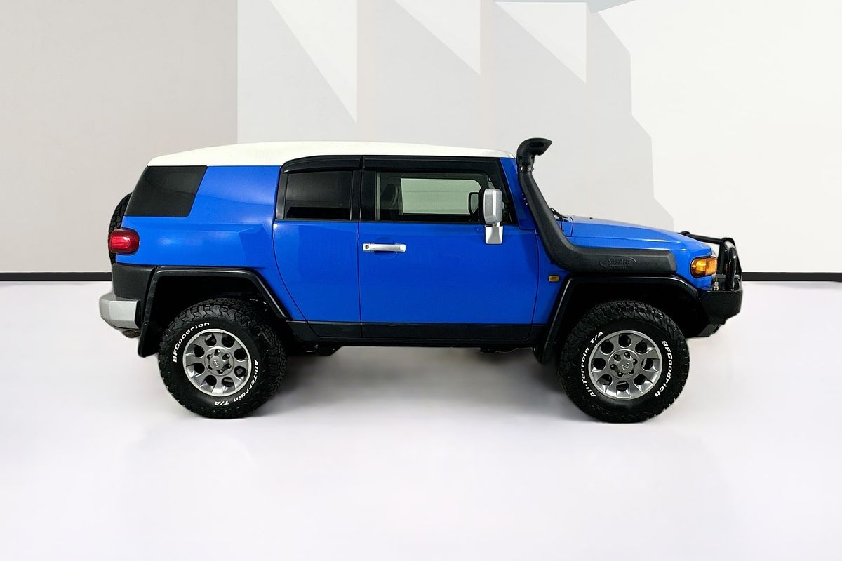 2011 Toyota FJ CRUISER  GSJ15R