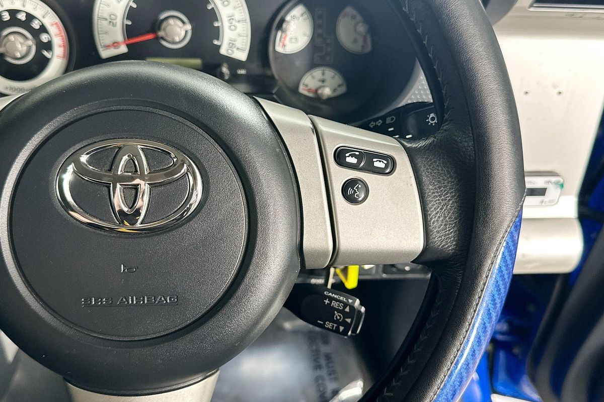 2011 Toyota FJ CRUISER  GSJ15R