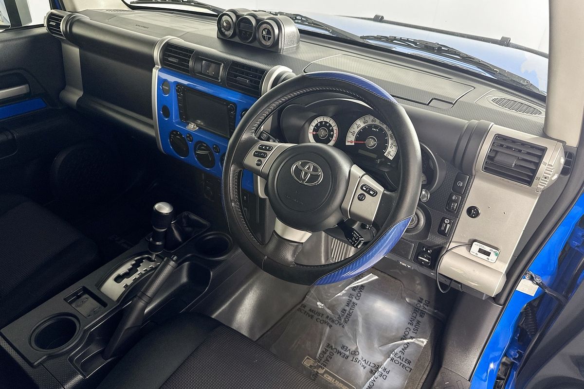 2011 Toyota FJ CRUISER  GSJ15R