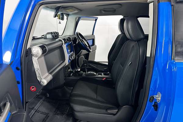 2011 Toyota FJ CRUISER  GSJ15R