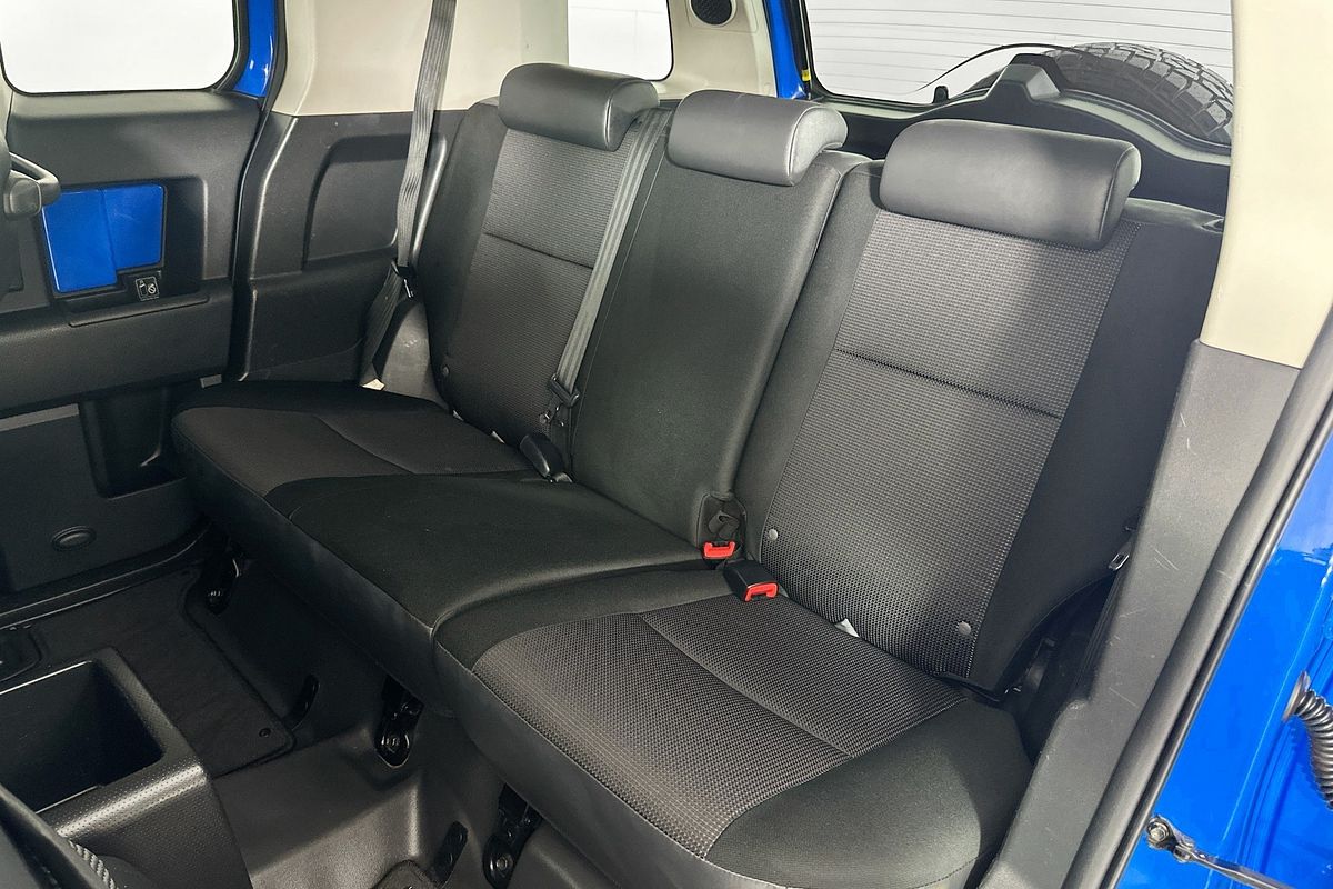 2011 Toyota FJ CRUISER  GSJ15R