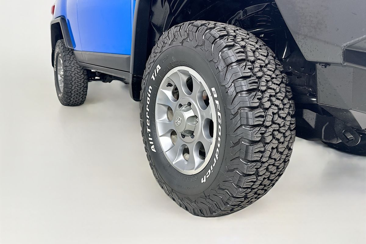 2011 Toyota FJ CRUISER  GSJ15R