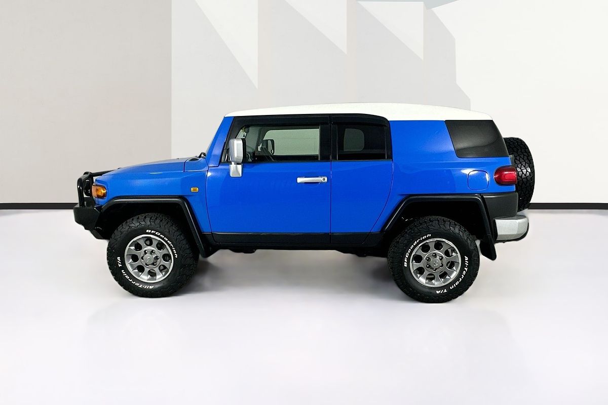 2011 Toyota FJ CRUISER  GSJ15R