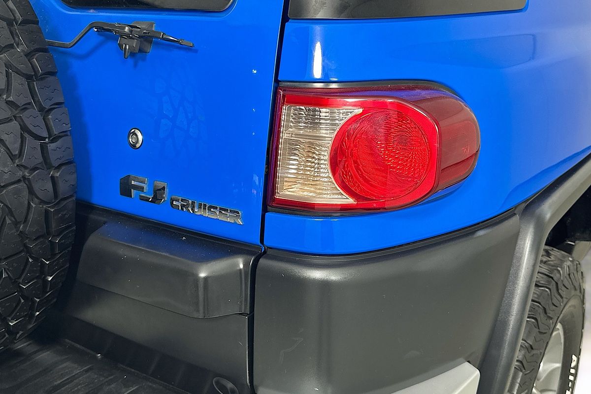 2011 Toyota FJ CRUISER  GSJ15R