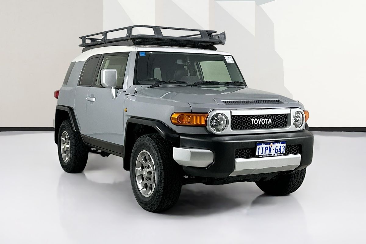 2013 Toyota FJ CRUISER  GSJ15R