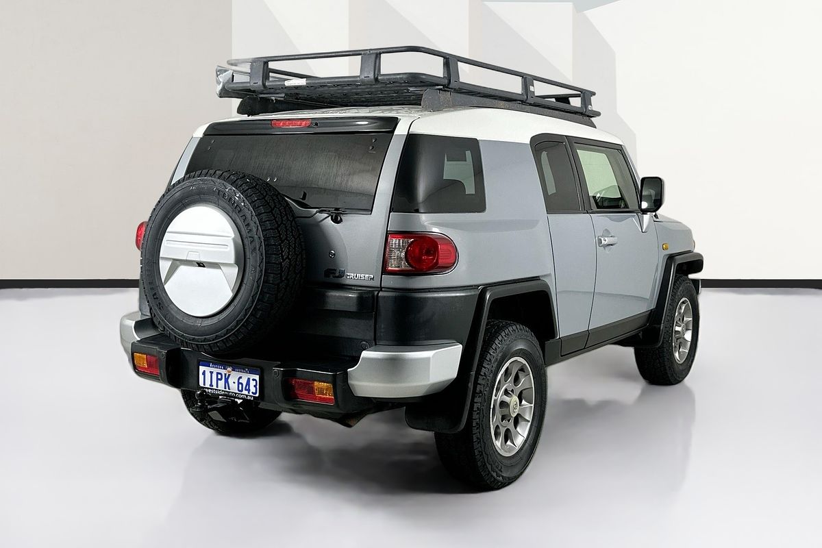 2013 Toyota FJ CRUISER  GSJ15R