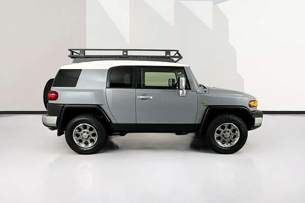 2013 Toyota FJ CRUISER  GSJ15R