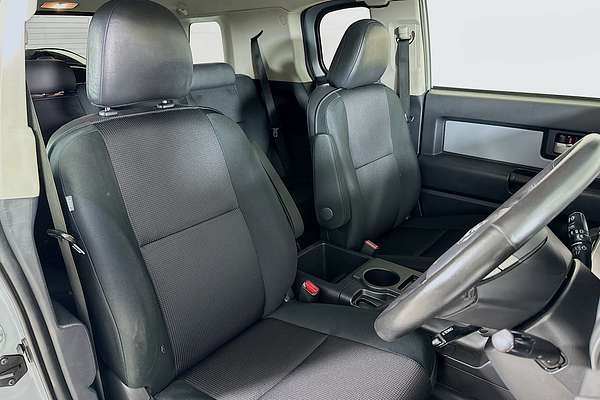 2013 Toyota FJ CRUISER  GSJ15R