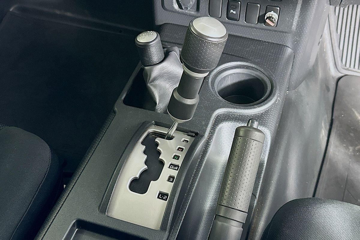 2013 Toyota FJ CRUISER  GSJ15R