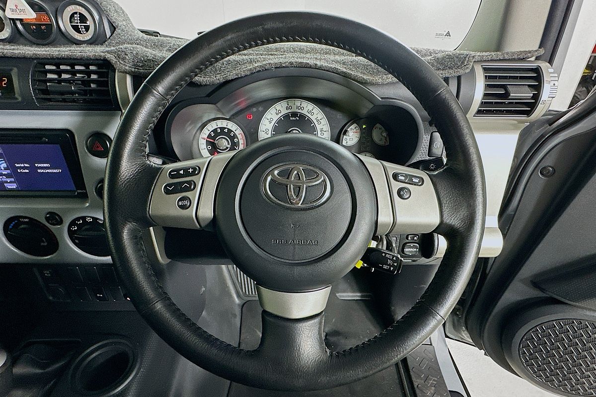 2013 Toyota FJ CRUISER  GSJ15R