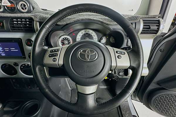 2013 Toyota FJ CRUISER  GSJ15R