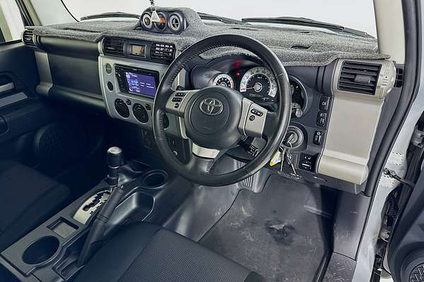 2013 Toyota FJ CRUISER  GSJ15R