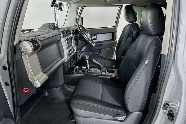 2013 Toyota FJ CRUISER  GSJ15R