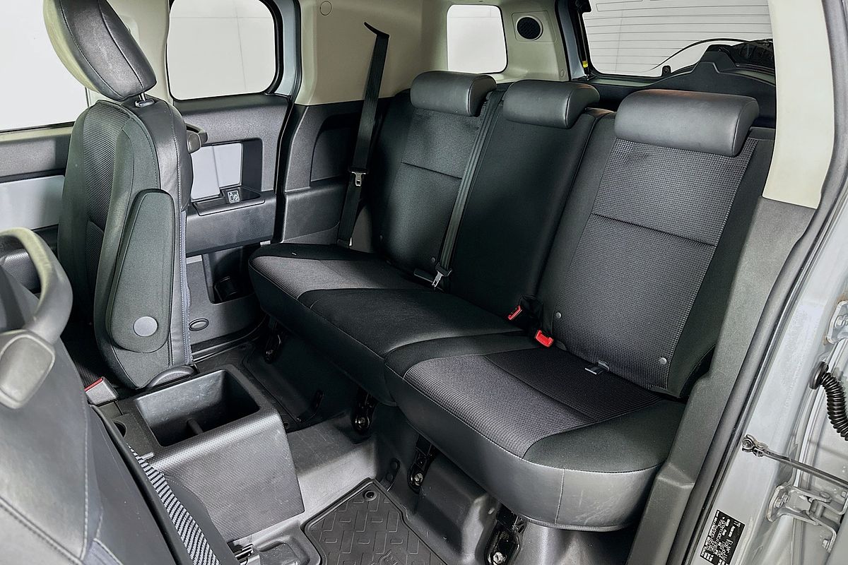 2013 Toyota FJ CRUISER  GSJ15R
