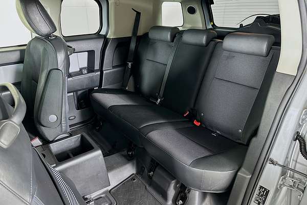 2013 Toyota FJ CRUISER  GSJ15R