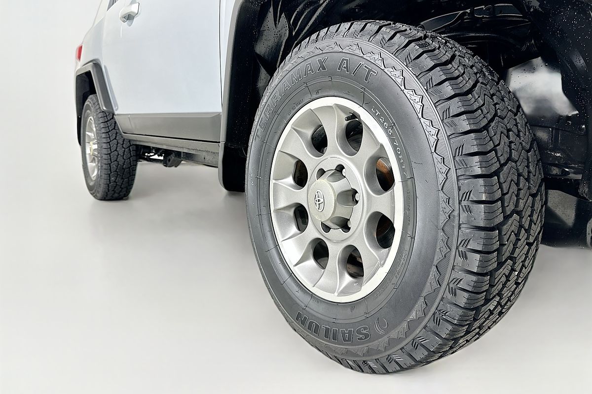 2013 Toyota FJ CRUISER  GSJ15R