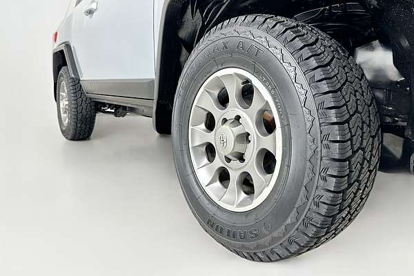 2013 Toyota FJ CRUISER  GSJ15R