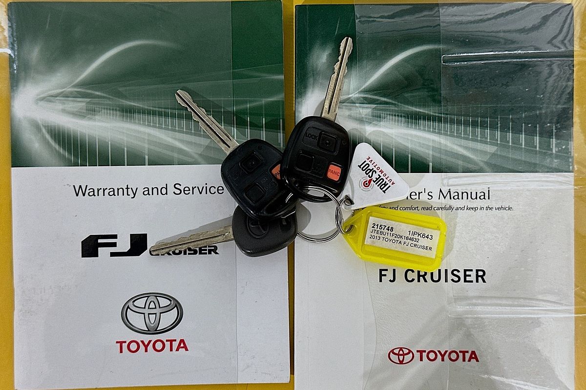 2013 Toyota FJ CRUISER  GSJ15R