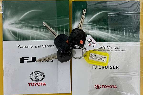 2013 Toyota FJ CRUISER  GSJ15R