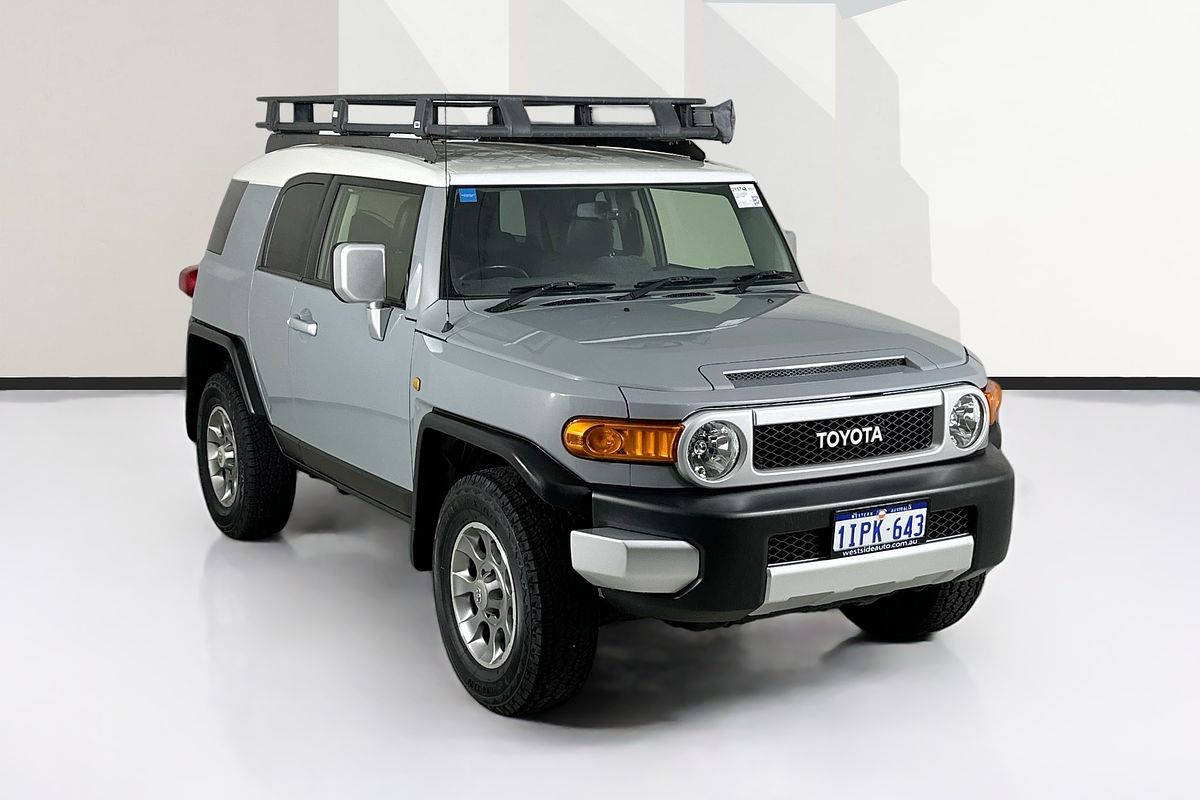 2013 Toyota FJ CRUISER  GSJ15R