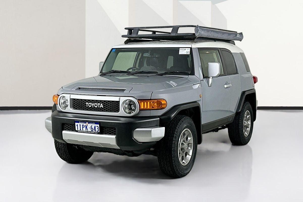 2013 Toyota FJ CRUISER  GSJ15R