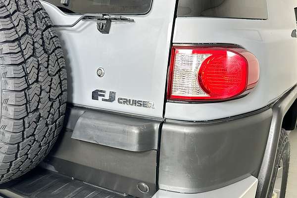 2013 Toyota FJ CRUISER  GSJ15R