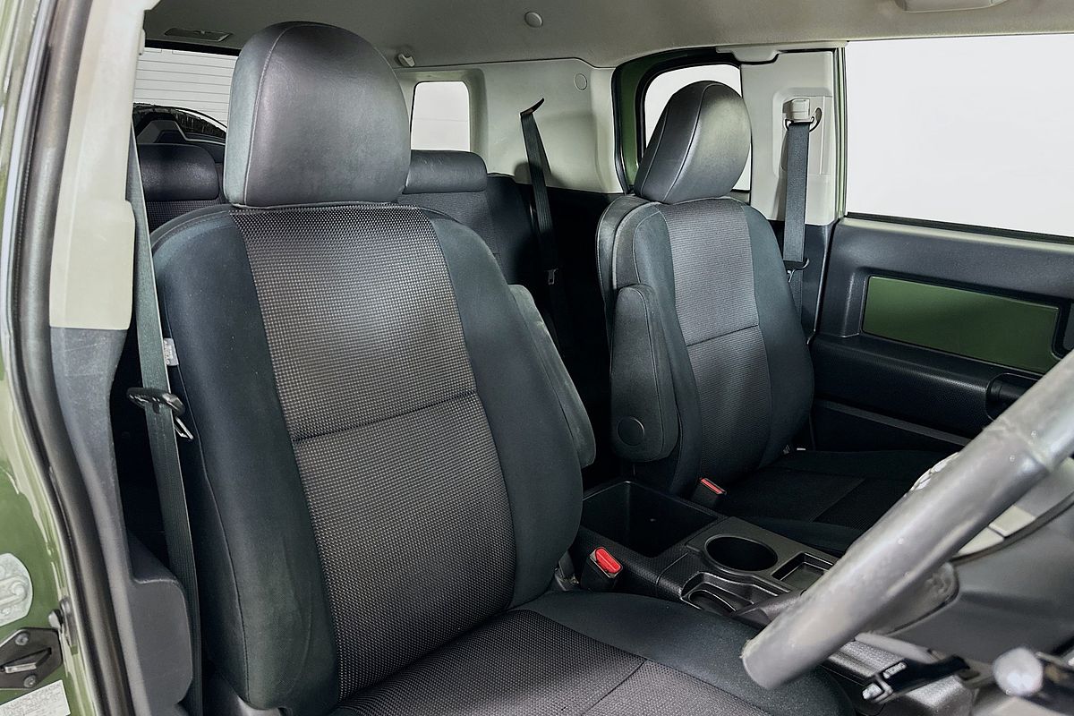 2012 Toyota FJ CRUISER  GSJ15R