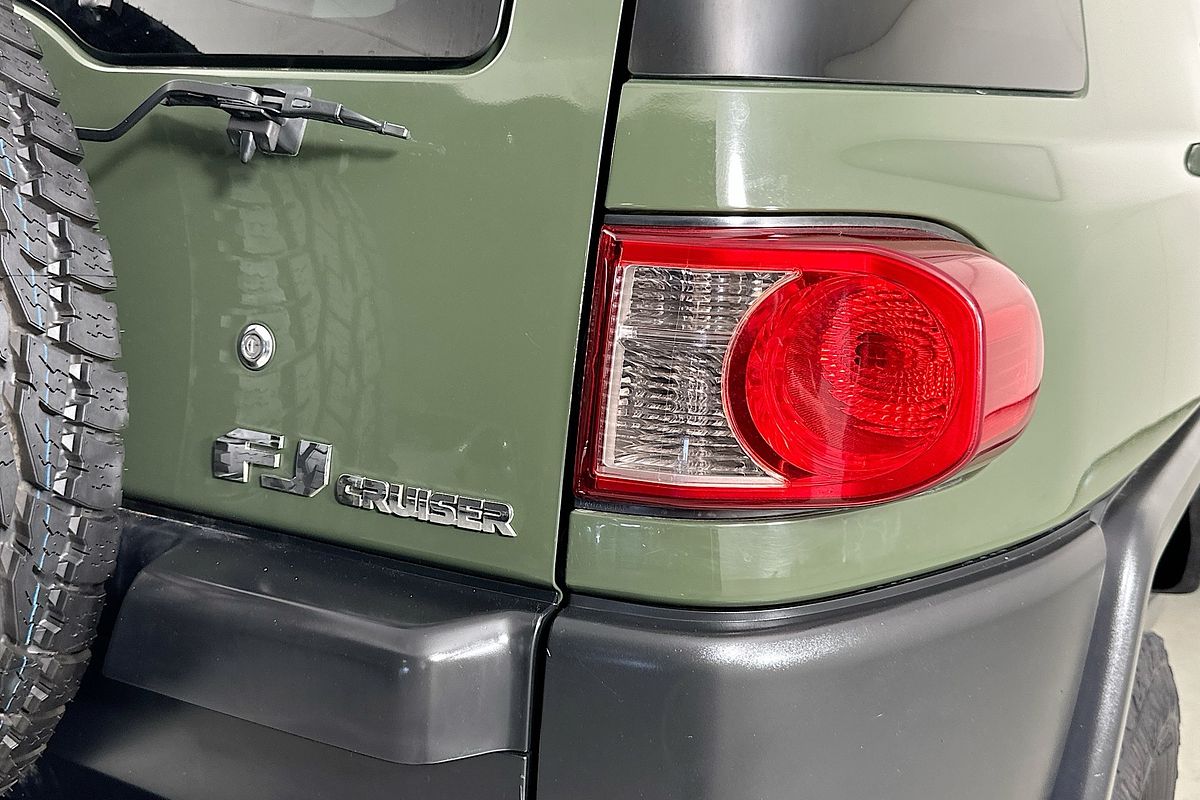 2012 Toyota FJ CRUISER  GSJ15R