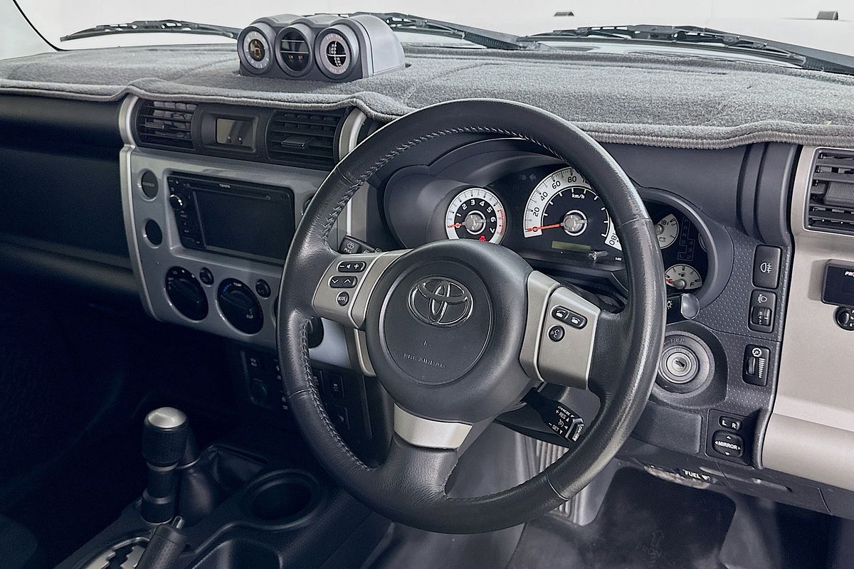 2012 Toyota FJ CRUISER  GSJ15R