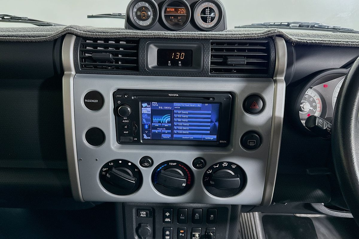 2012 Toyota FJ CRUISER  GSJ15R